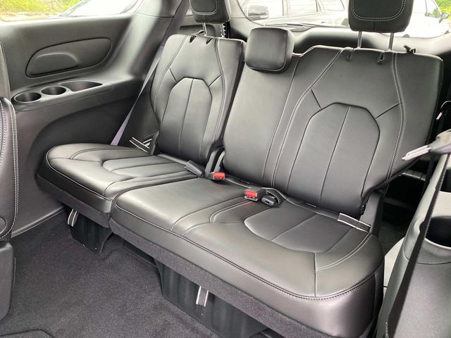 2025 Chrysler Voyager LX photo 7