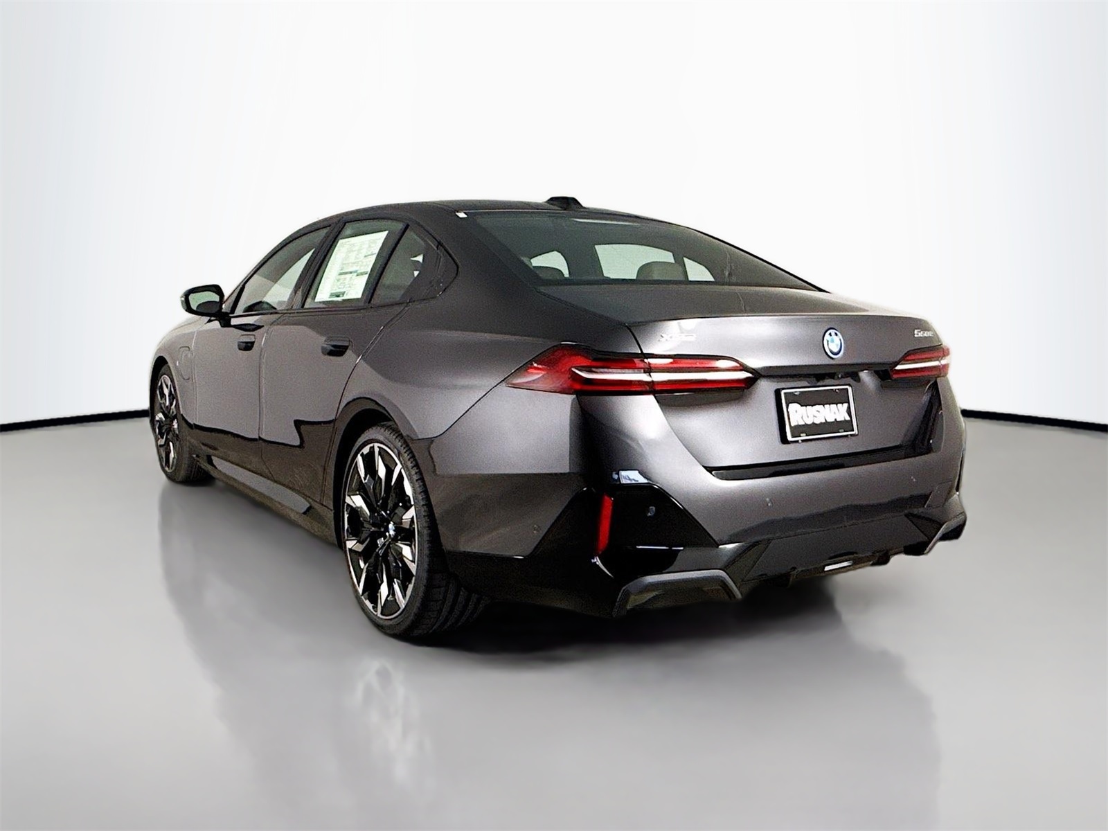 2026 Bmw 550e 550e xDrive photo 5