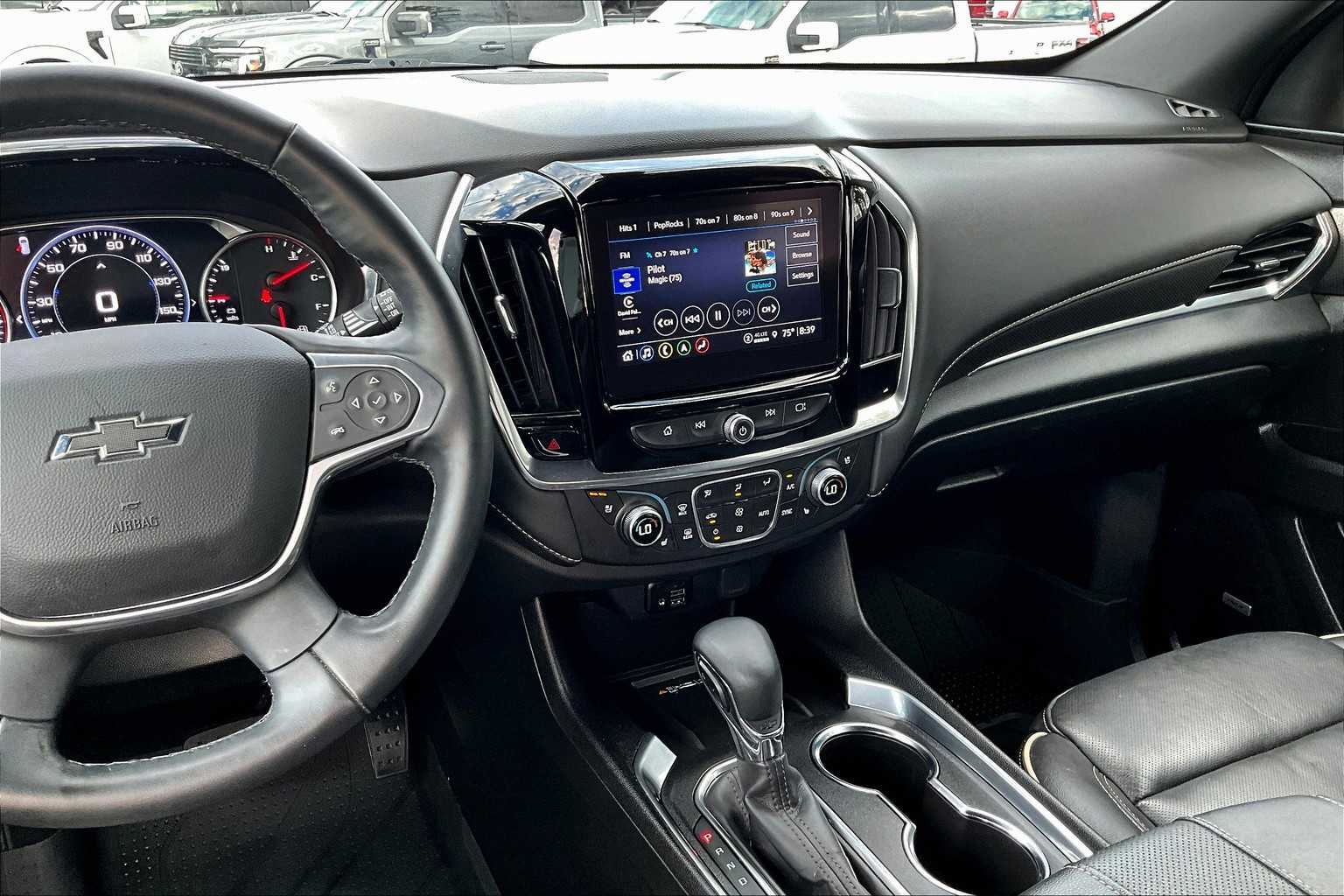 2023 Chevrolet Traverse Premier photo 3