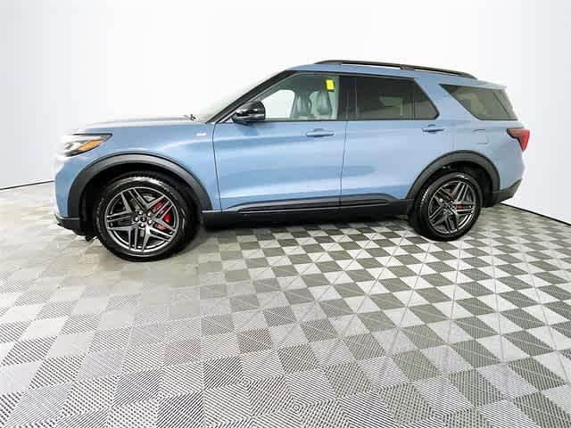 2025 Ford Explorer ST-Line photo 4
