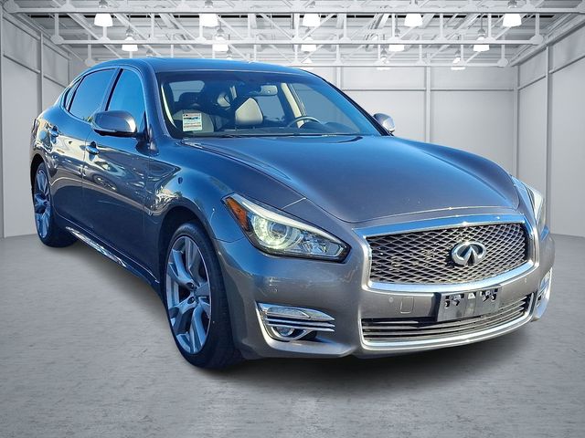 2017 Infiniti Q70L photo 3