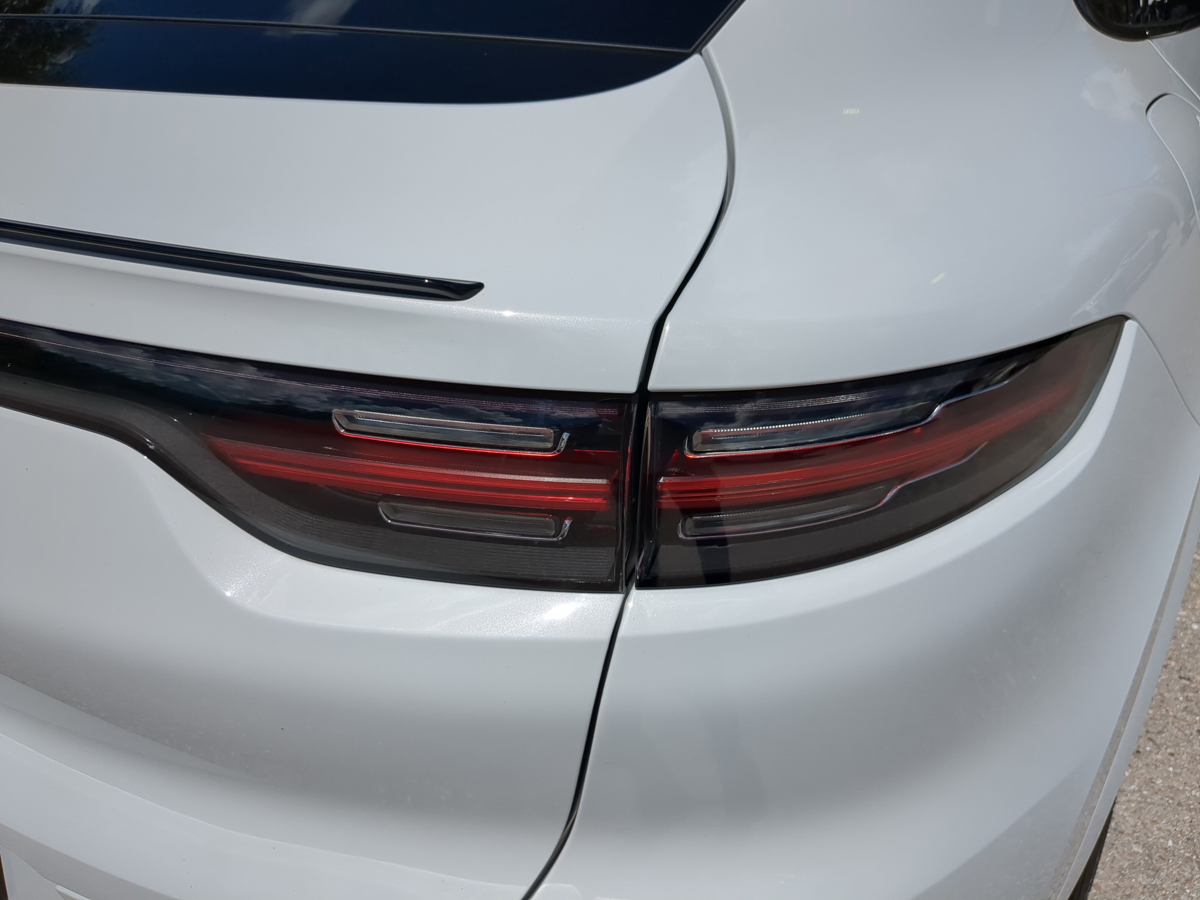 2023 Porsche Cayenne Platinum Edition photo 8