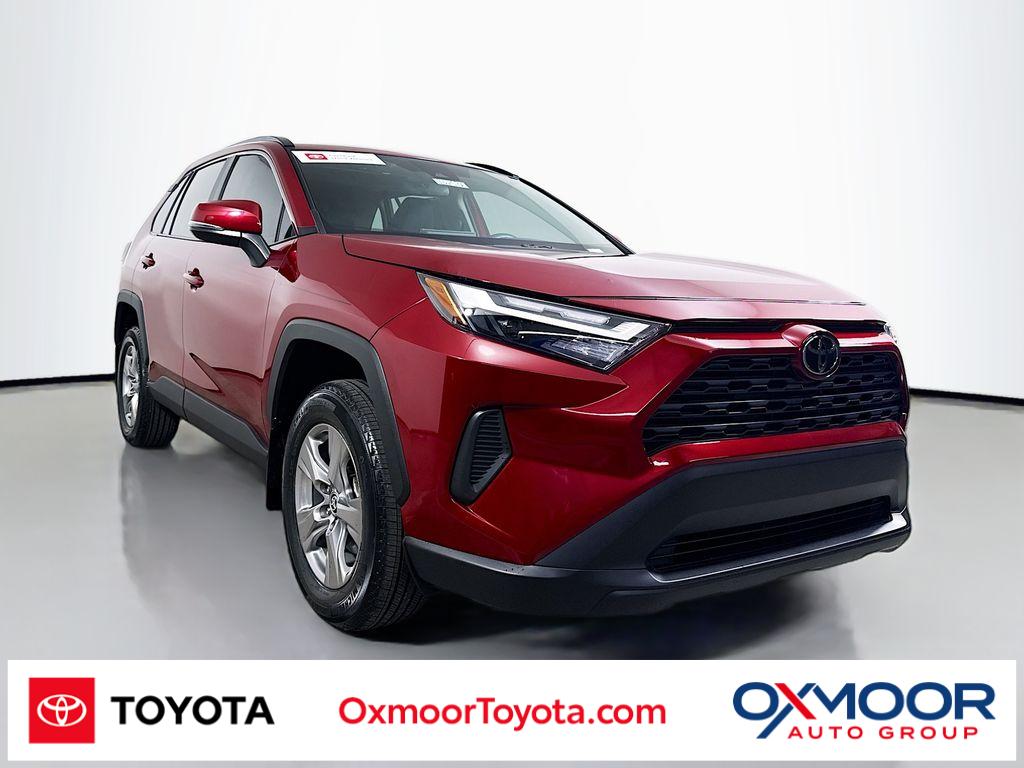 2025 Toyota RAV4 XLE's photo