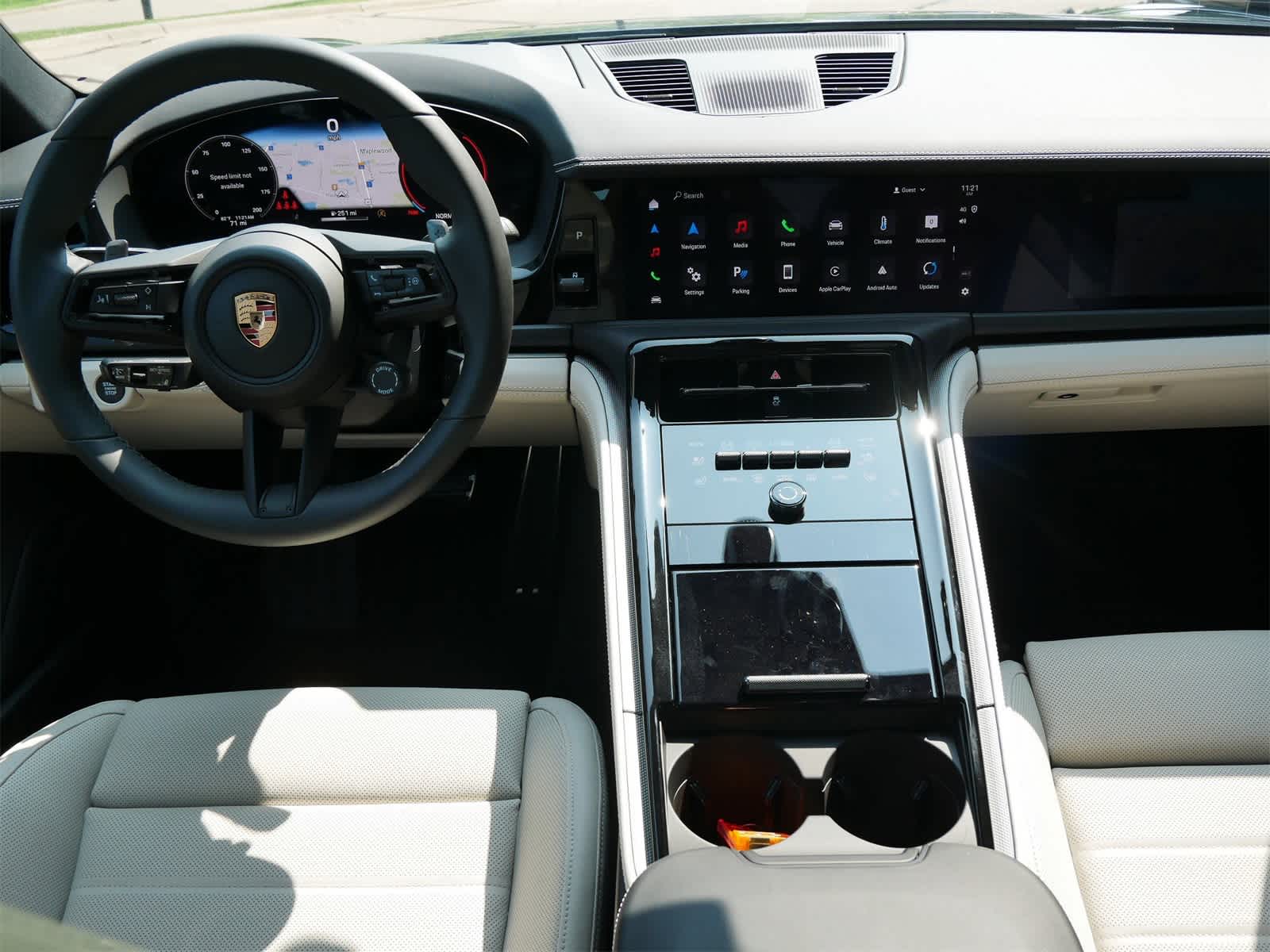 2025 Porsche Panamera 4 photo 7