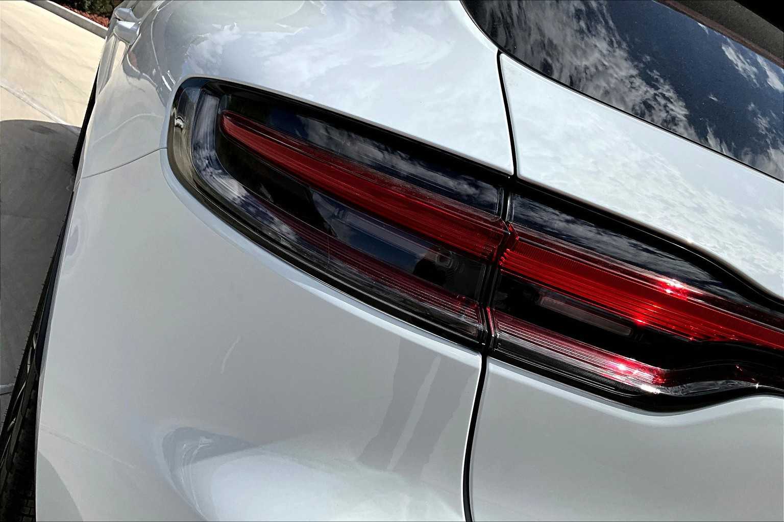 2026 Porsche Macan T photo 20