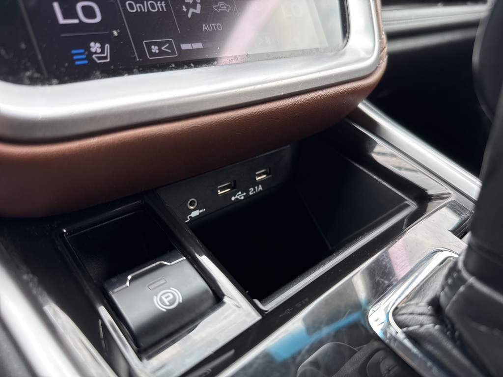 2021 Subaru Outback Touring XT photo 38