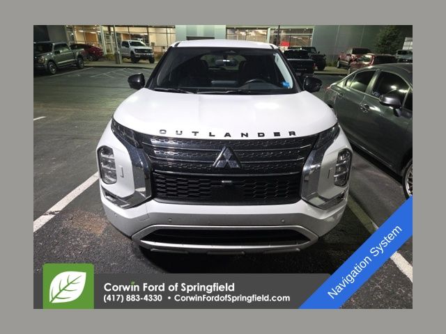 2024 Mitsubishi Outlander SE's photo