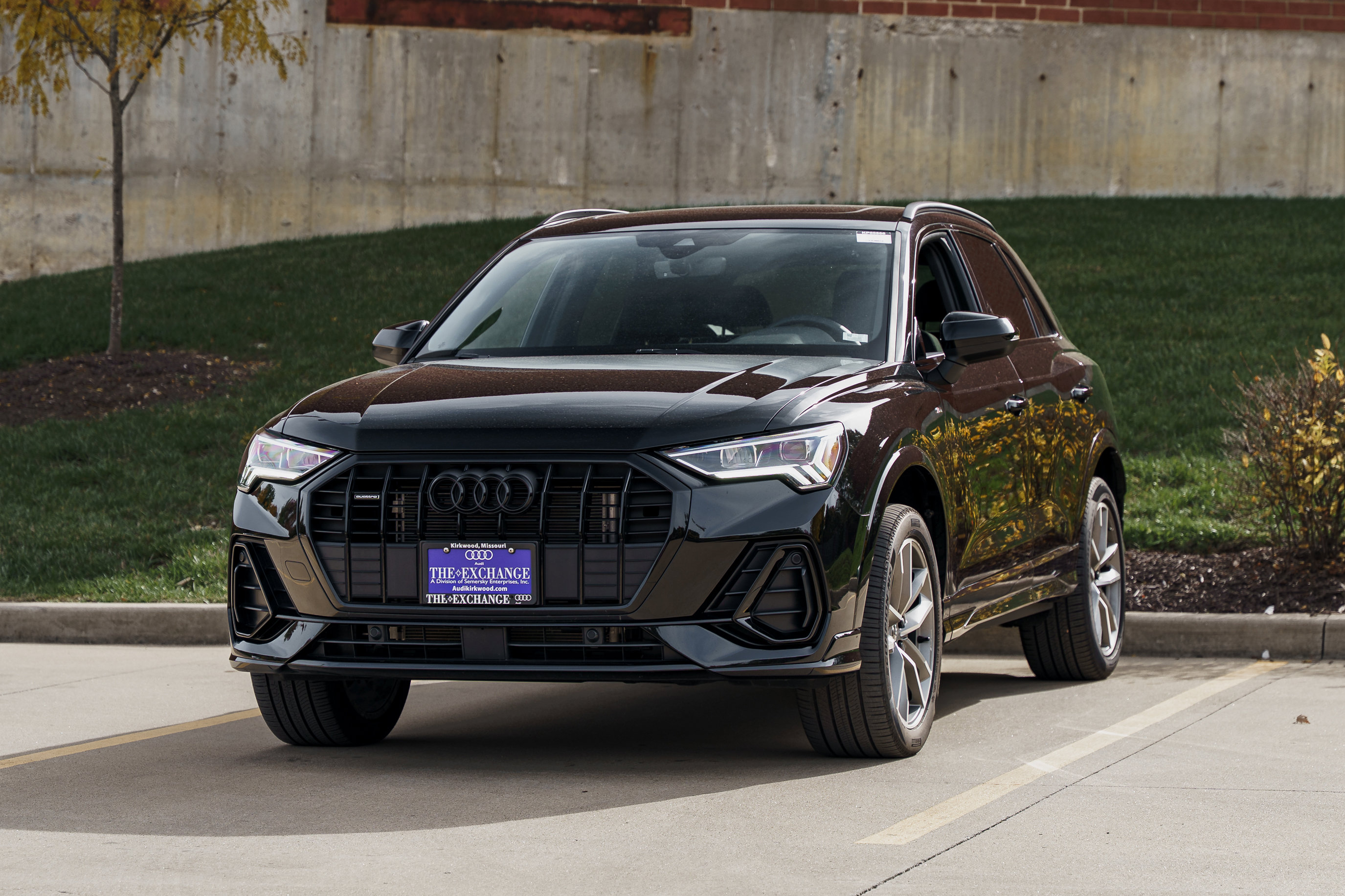 2025 Audi Q3 S line Premium photo 3