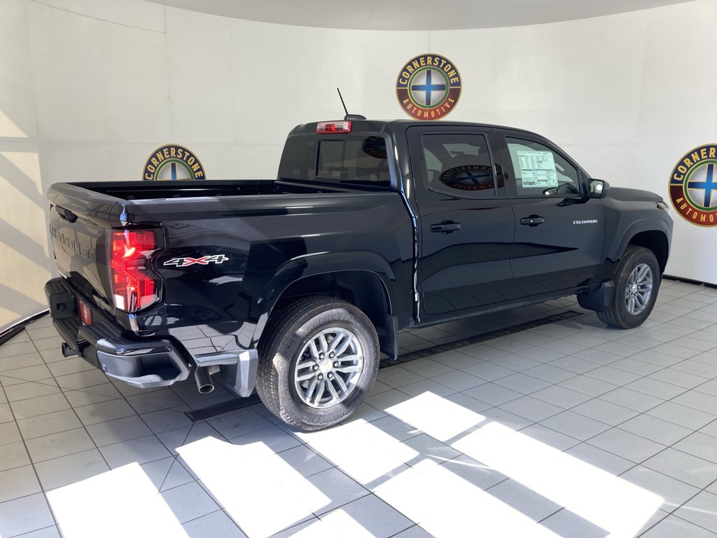 2026 Chevrolet Colorado LT photo 13