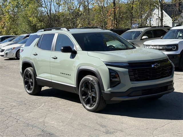 2026 Chevrolet Equinox LT photo 2