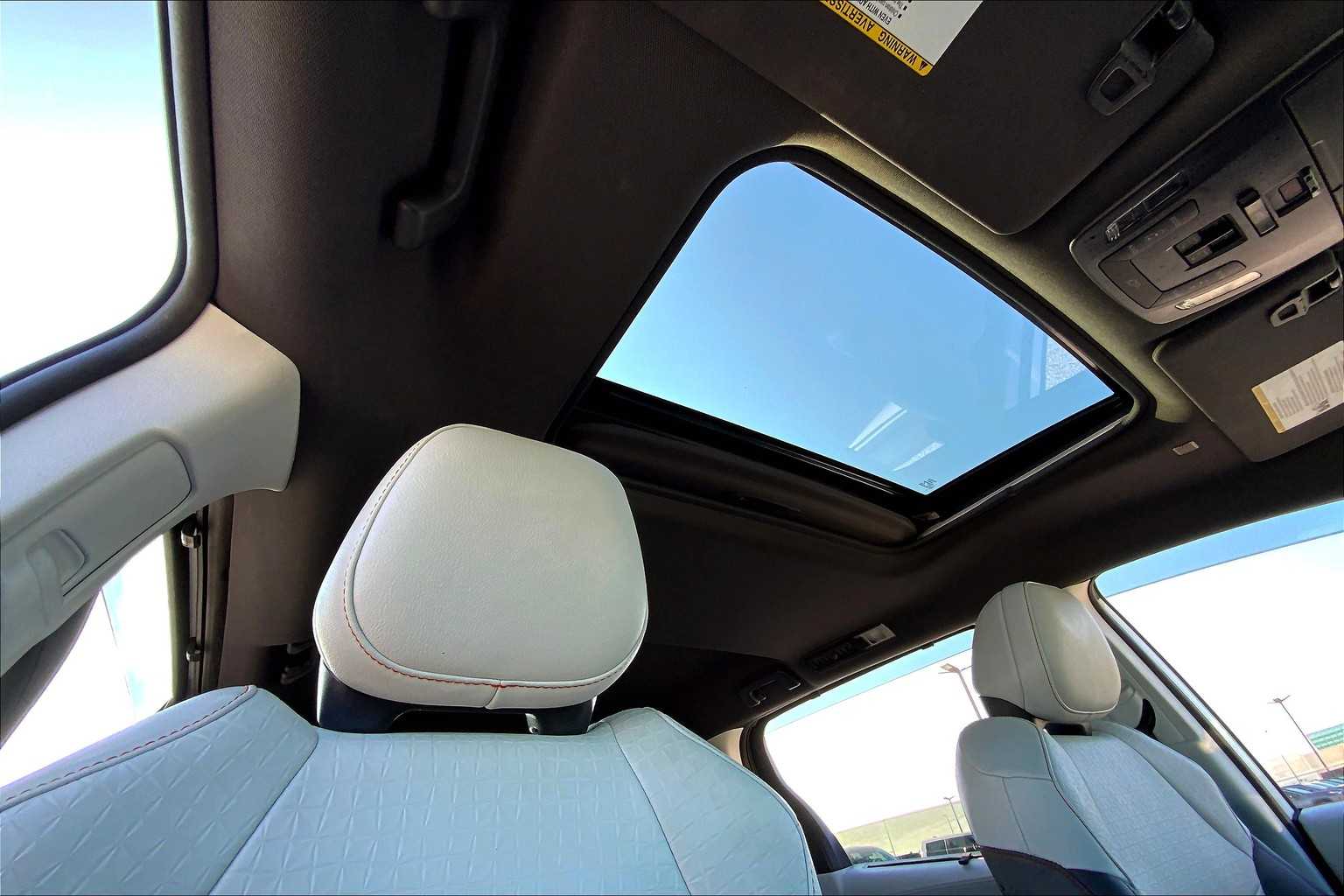 2021 Toyota Sienna XSE photo 13