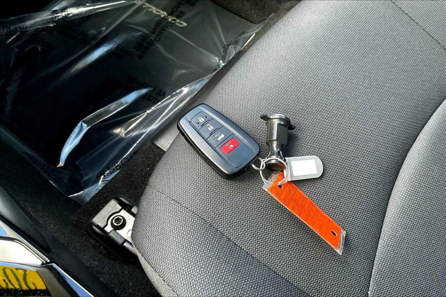2021 Toyota Corolla Hybrid LE photo 10