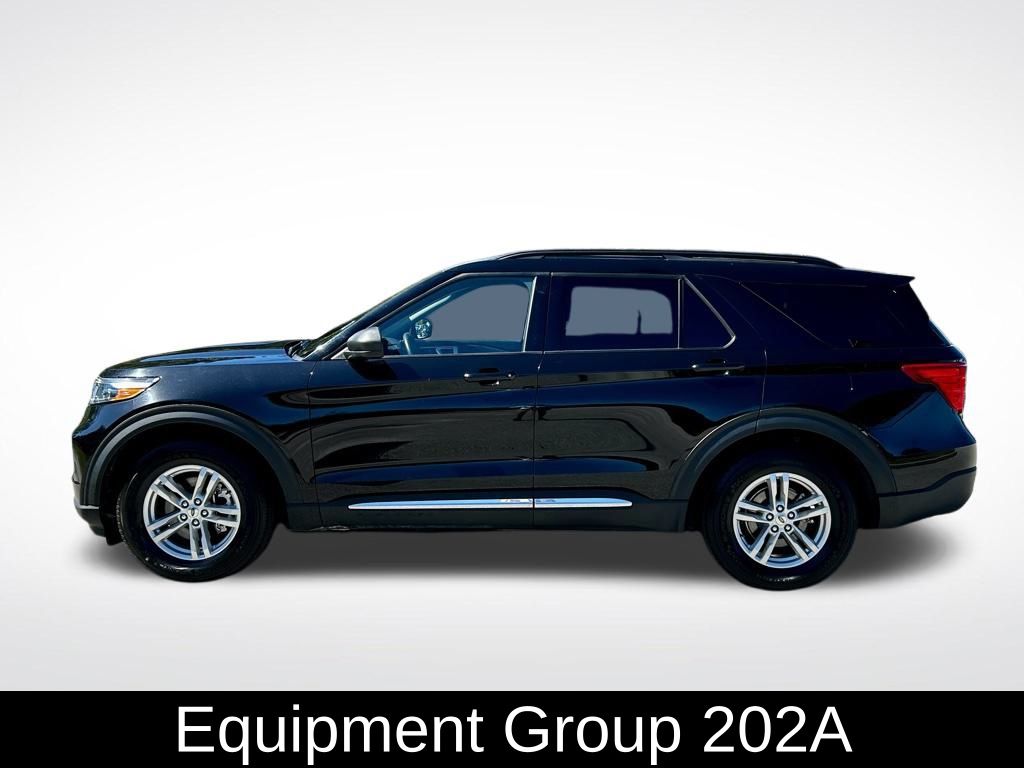 2023 Ford Explorer XLT photo 3