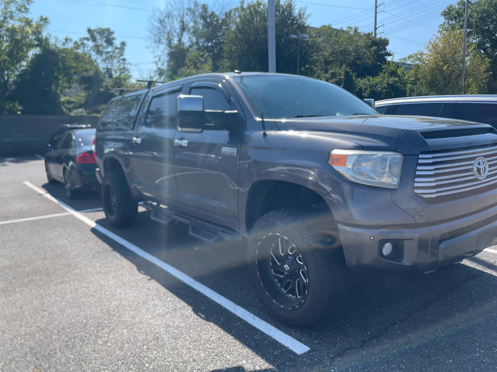 2017 Toyota Tundra Platinum CrewMax photo 3