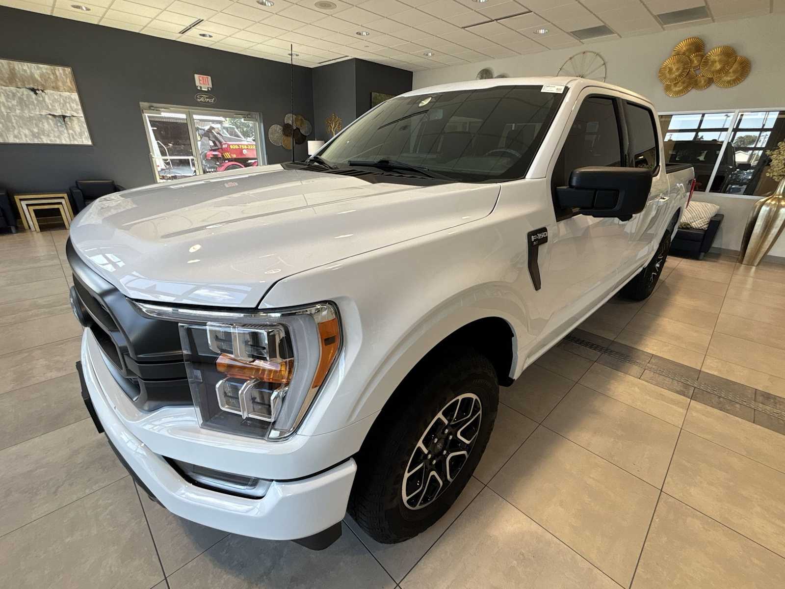 2023 Ford F-150 XLT photo 6