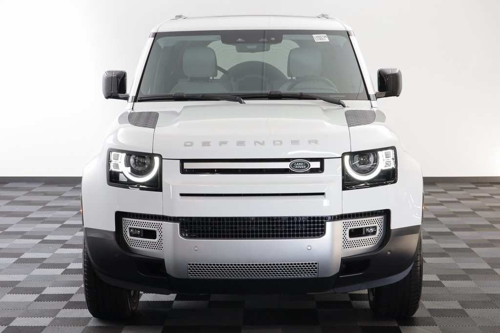 2025 Land Rover Defender 130 S photo 20