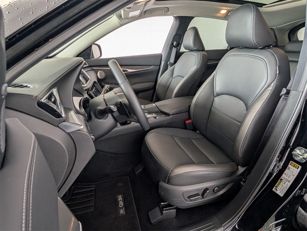 2025 Infiniti QX50 Luxe AWD photo 4