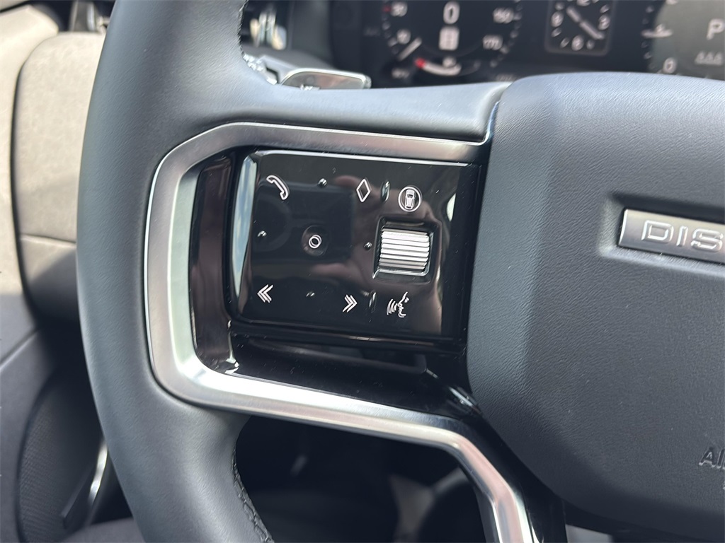 2025 Land Rover Discovery Sport S photo 19