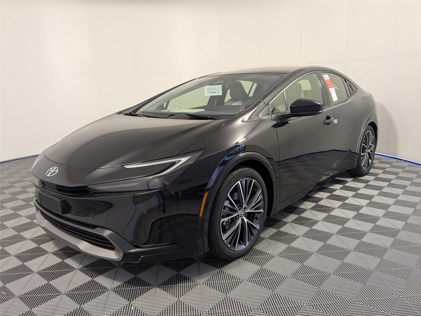 2026 Toyota Prius XLE's photo