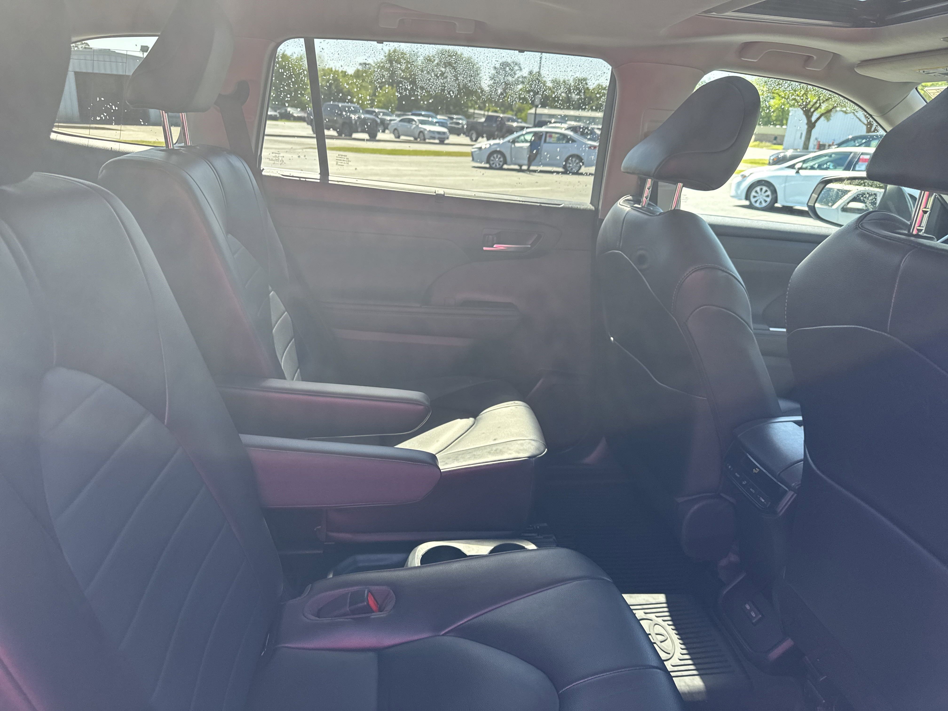 2023 Toyota Highlander XLE photo 23