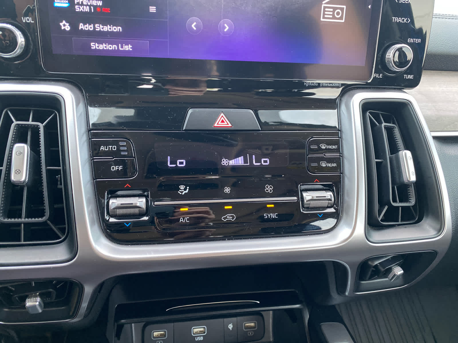 2023 Kia Sorento EX photo 21