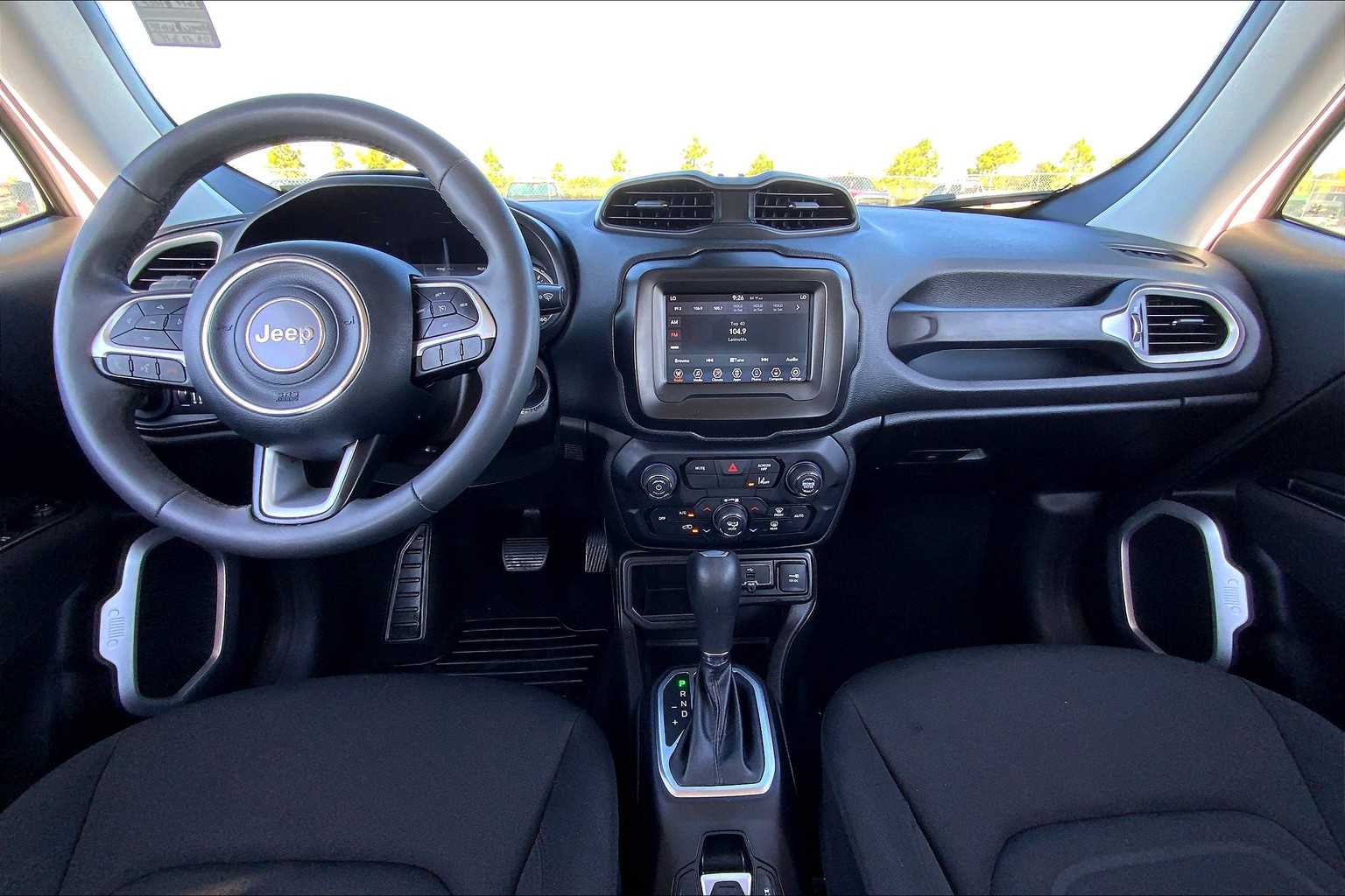 2021 Jeep Renegade Latitude photo 13