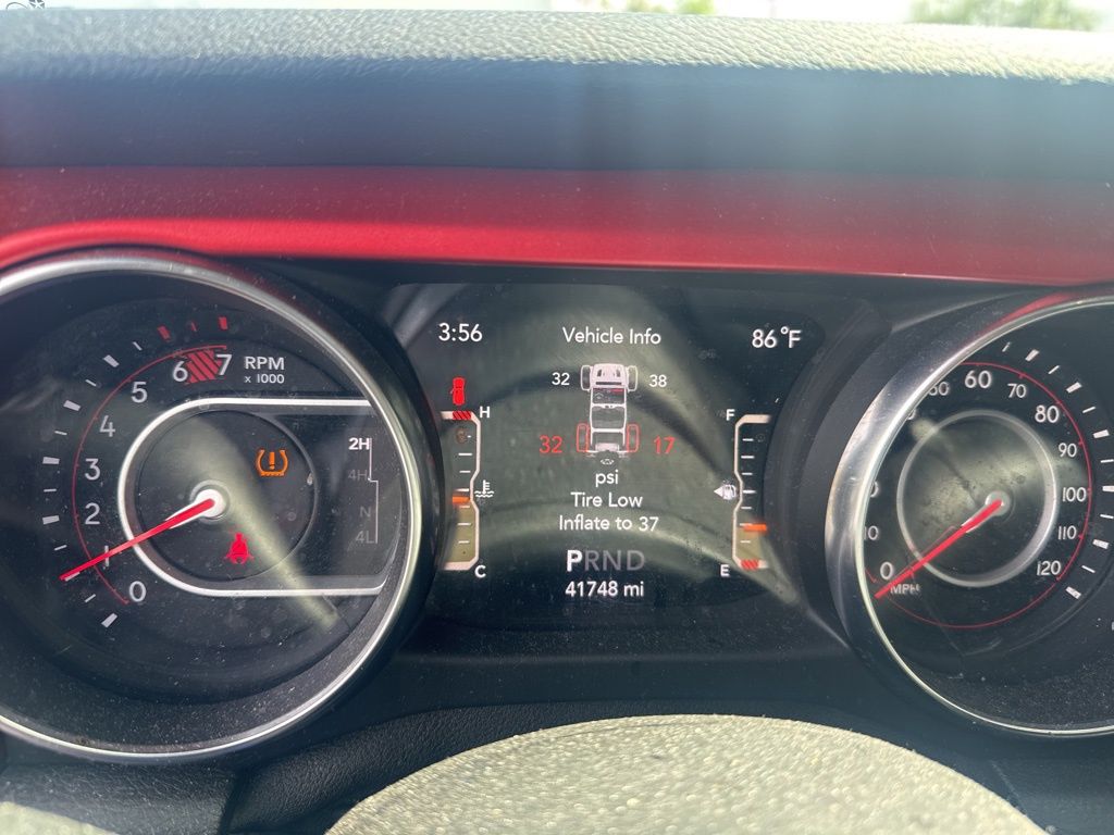 2019 Jeep Wrangler Unlimited Rubicon photo 2