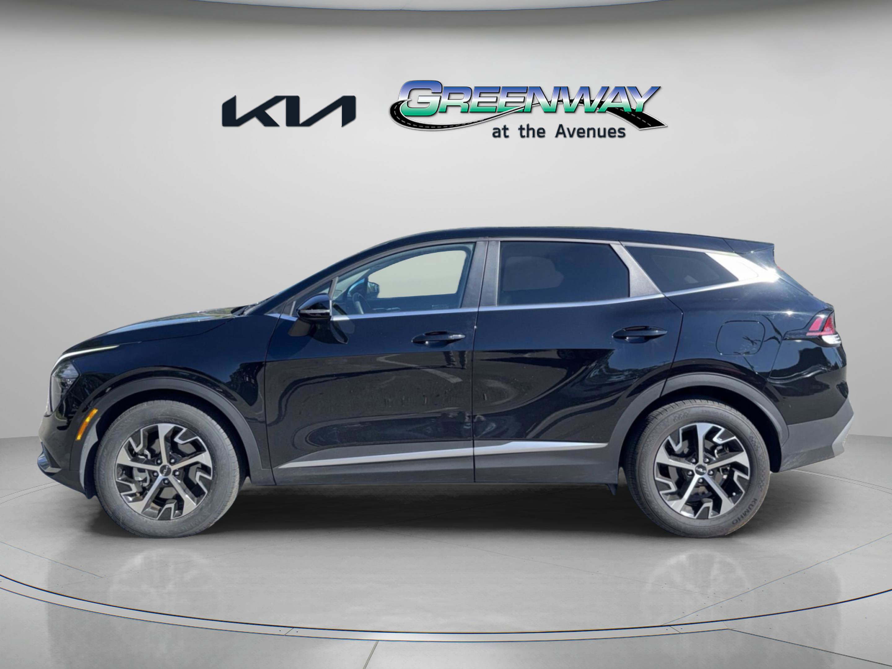 2023 Kia Sportage EX photo 2