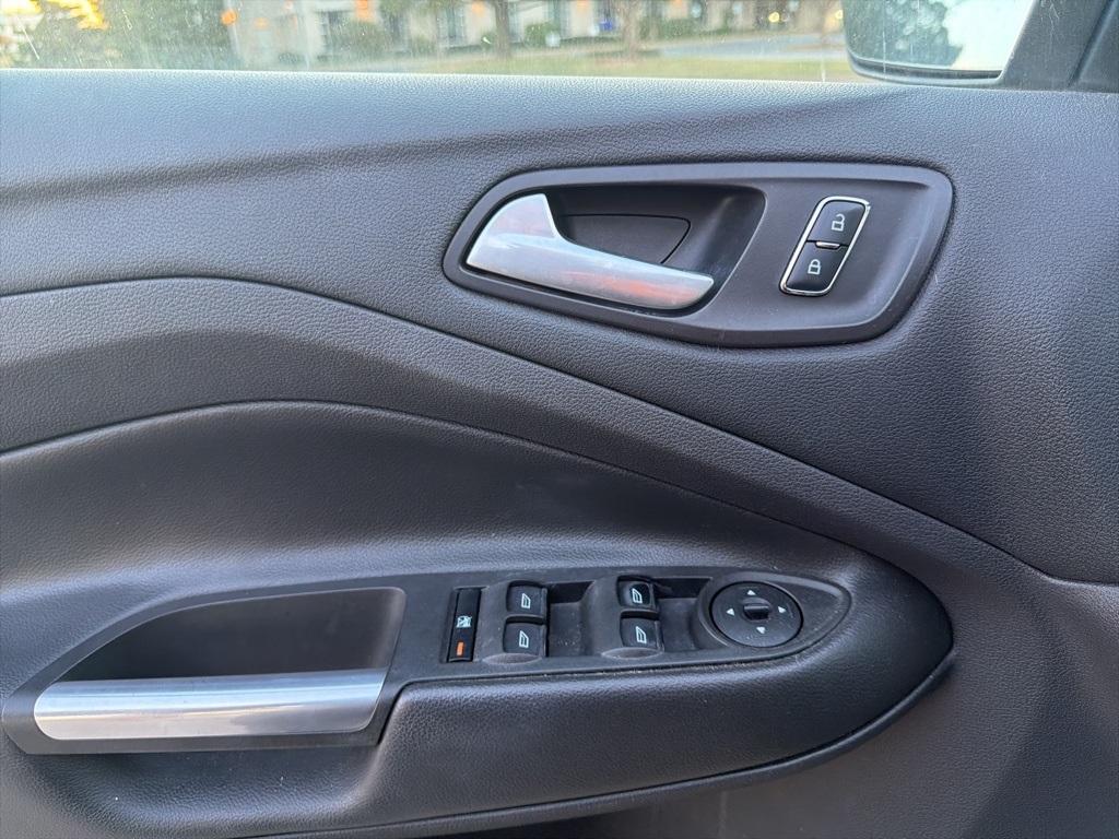 2014 Ford Escape SE photo 3