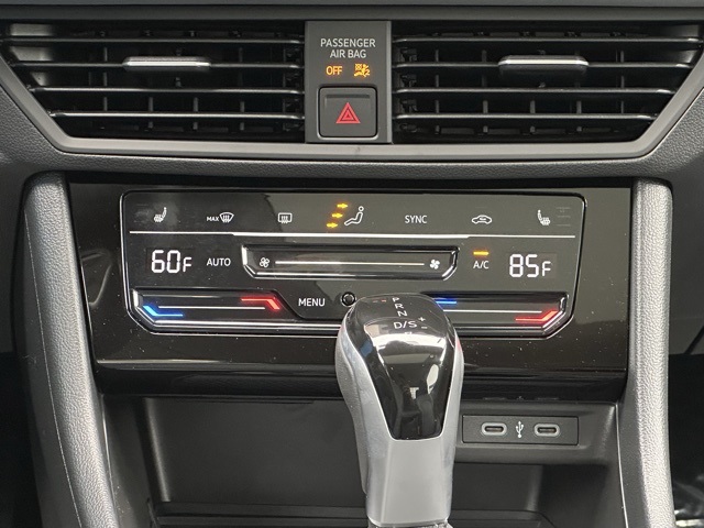 2025 Volkswagen Jetta SE photo 12