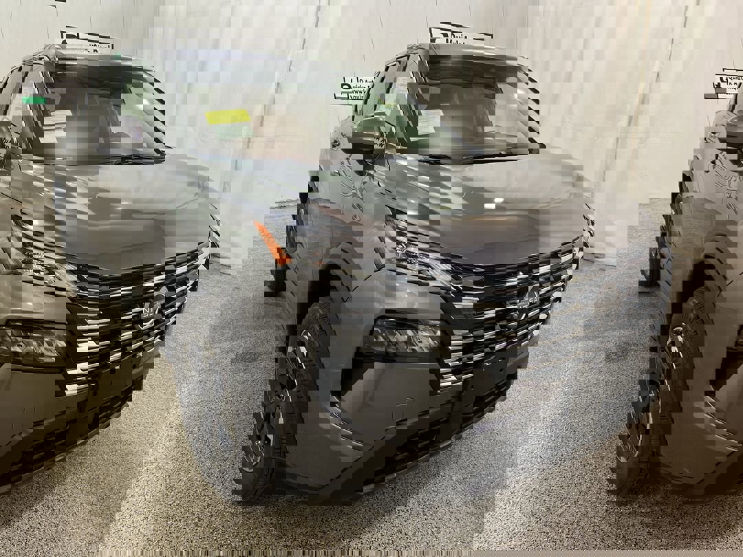 2026 Nissan Rogue SV's photo