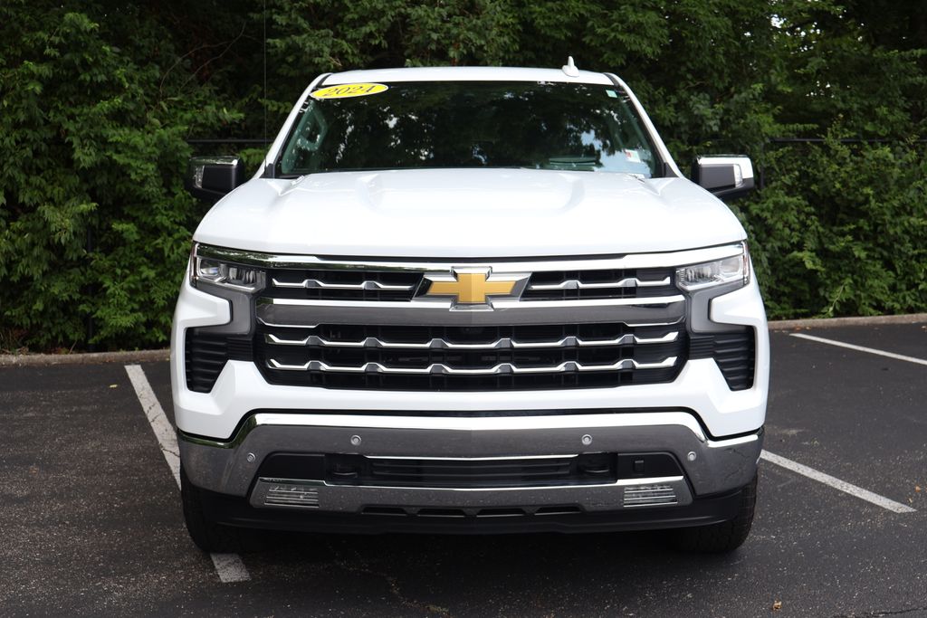 2024 Chevrolet Silverado 1500 LTZ photo 2