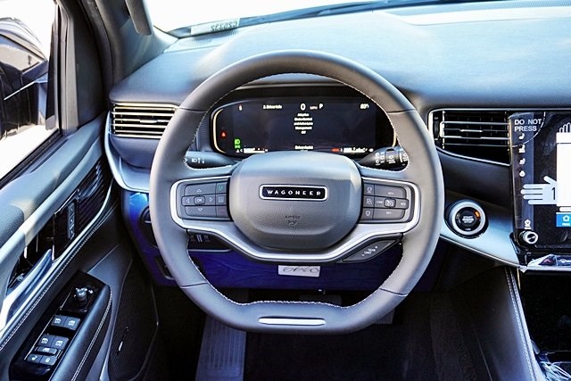 New 2025 Bright White Clear-Coat Exterior Paint Jeep Series II image 24