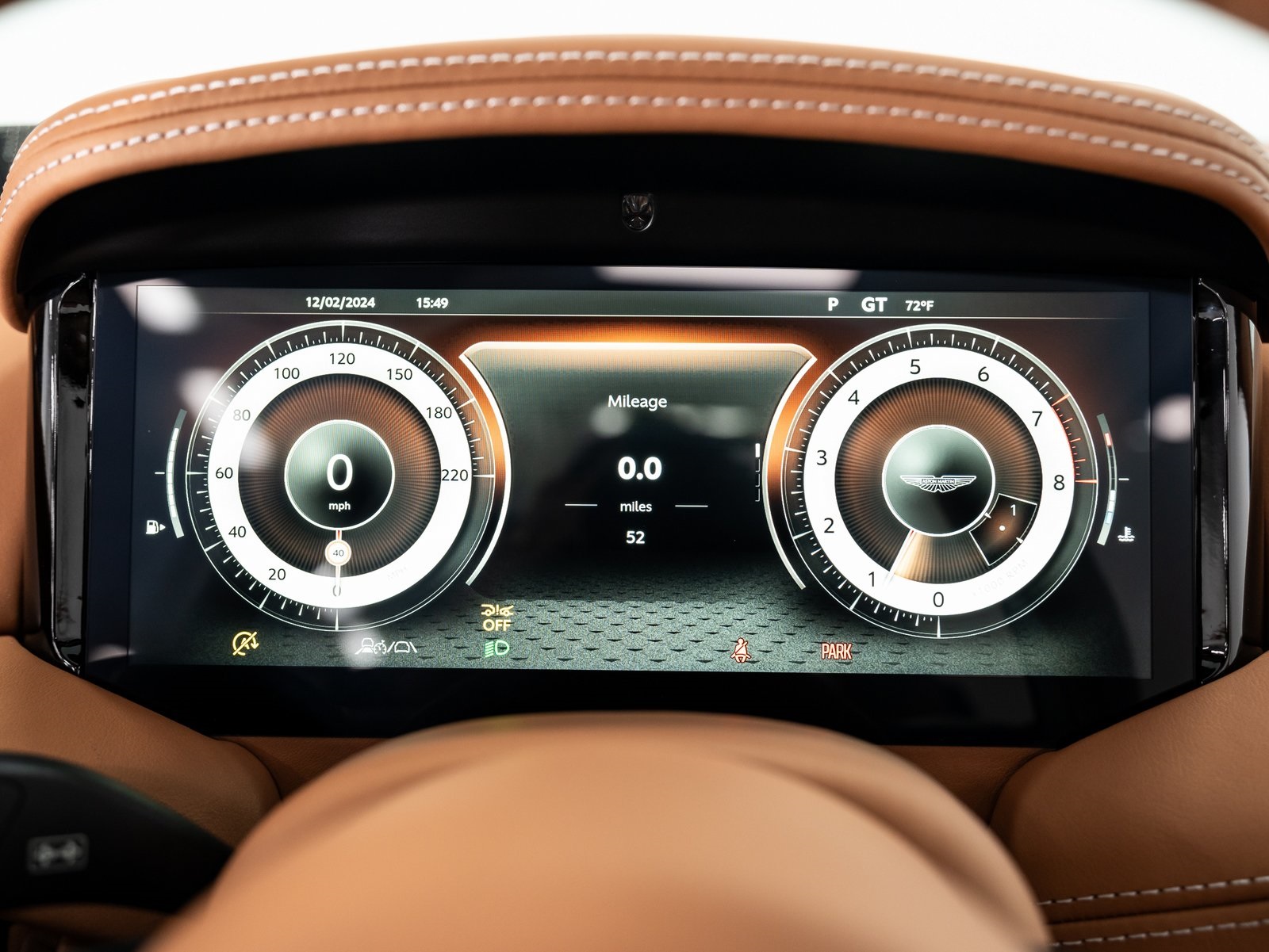 2025 Aston Martin DB12 photo 30