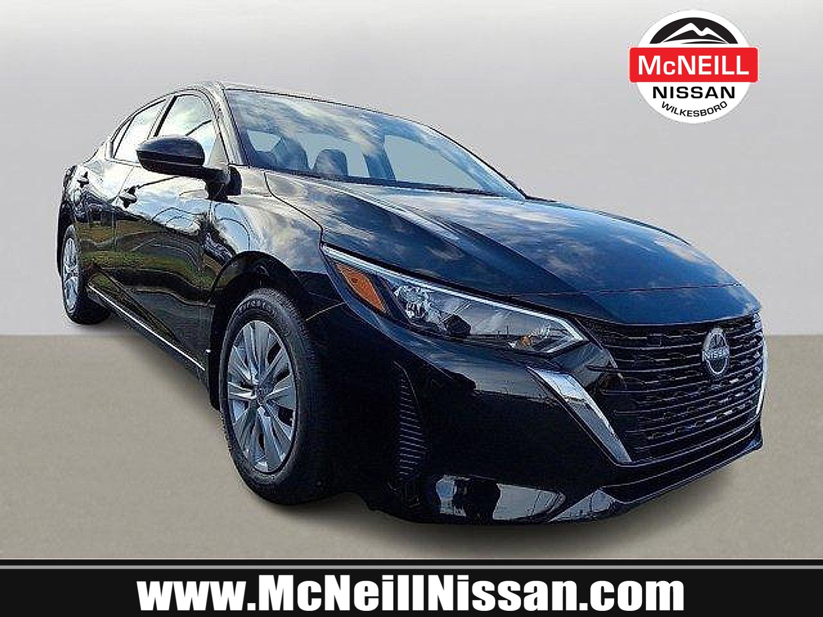 2025 Nissan Sentra S's photo