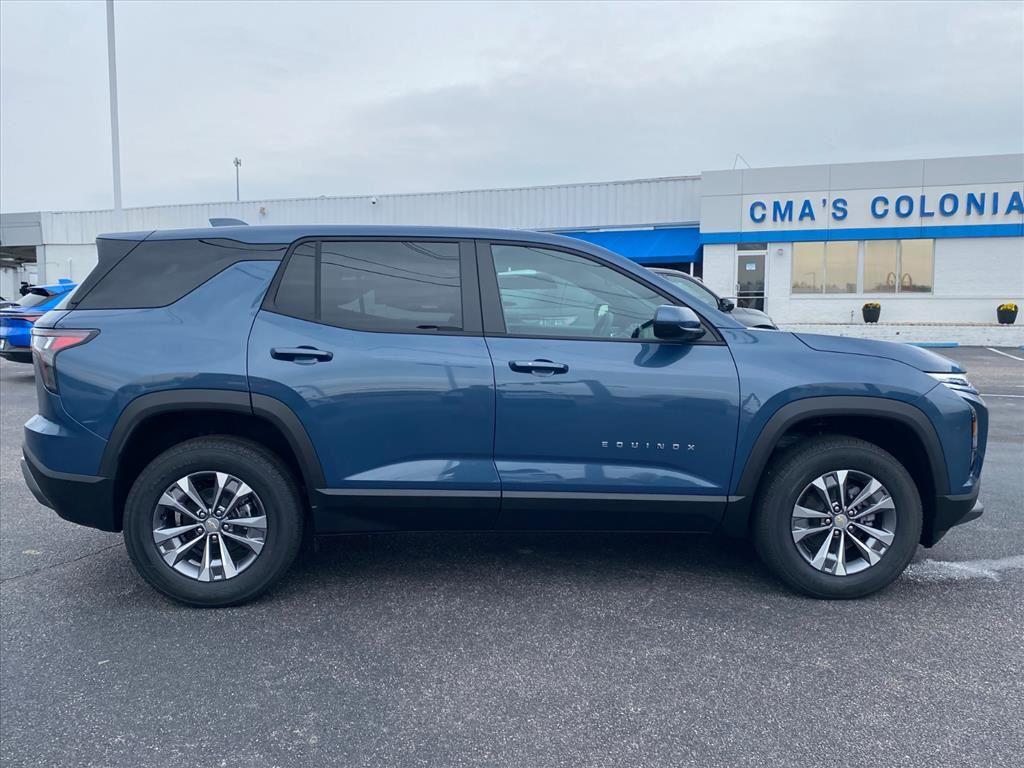 2026 Chevrolet Equinox LT photo 2