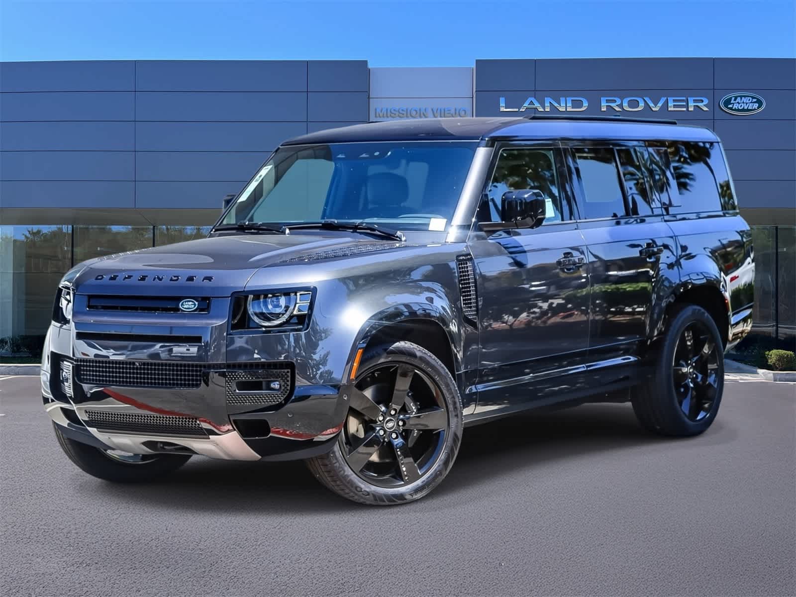2025 Land Rover Defender V8's photo