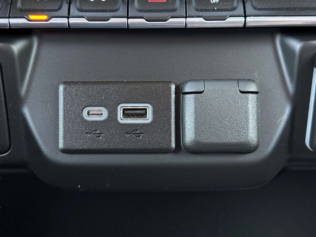 2023 Chevrolet Silverado 1500 Custom photo 16