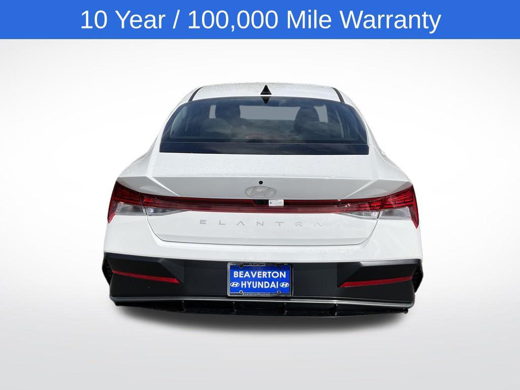 2025 Hyundai Elantra SEL Convenience photo 4