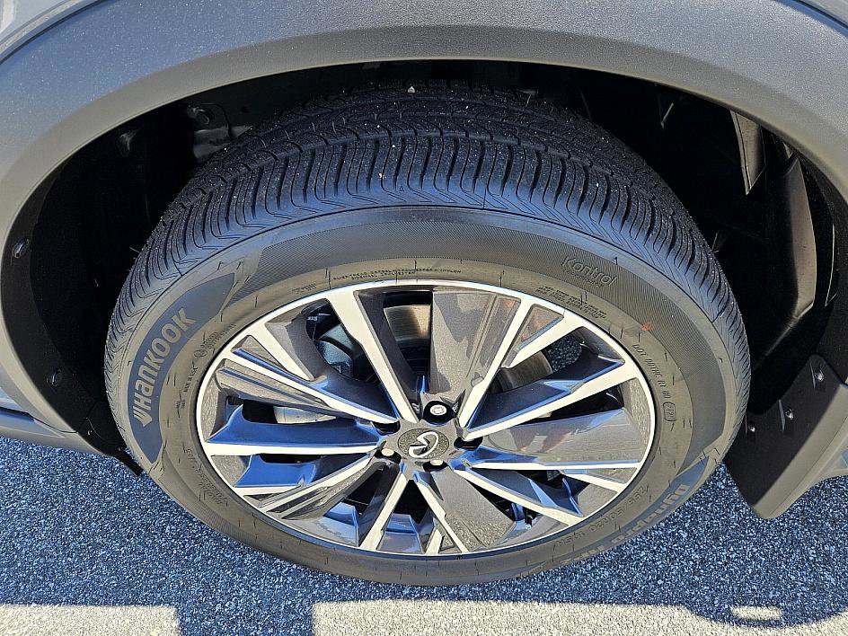 2026 Infiniti QX60 Luxe photo 17