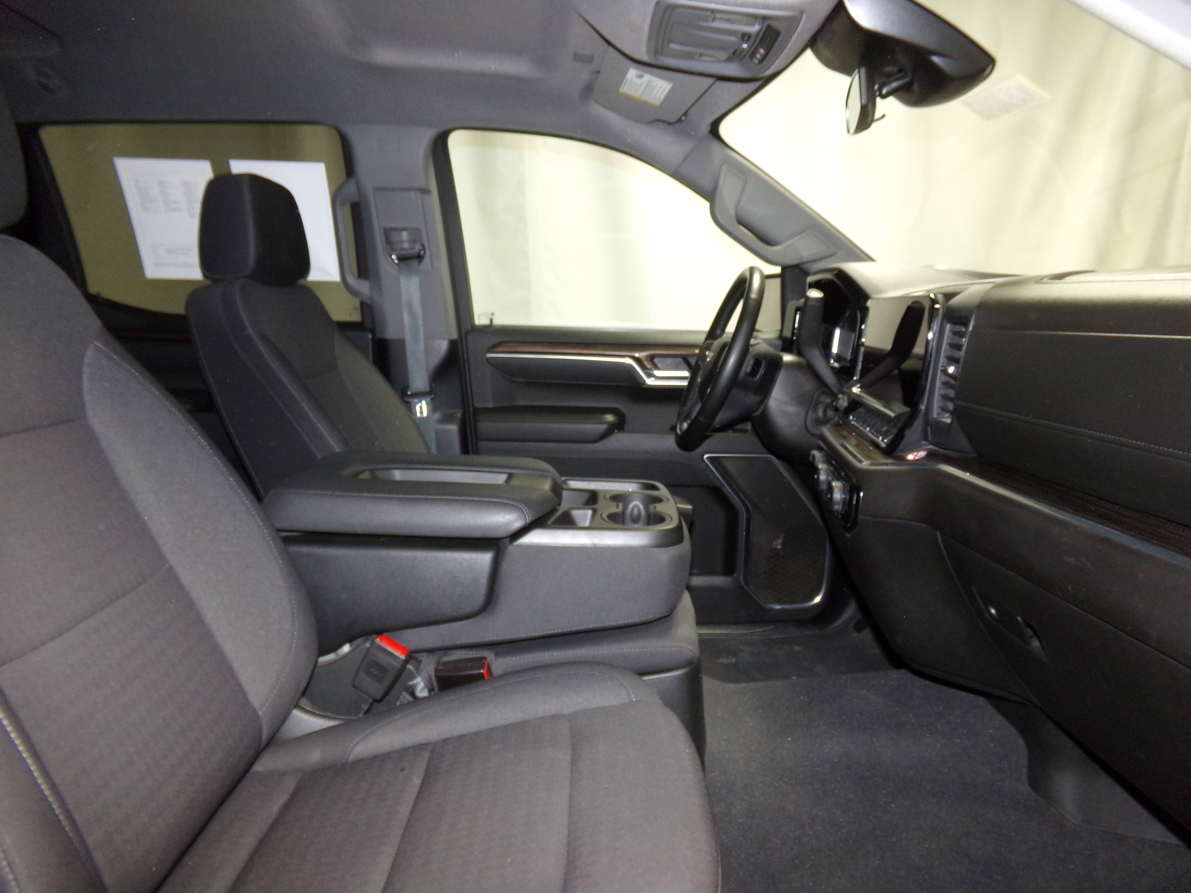 2025 Chevrolet Silverado 1500 LT photo 7