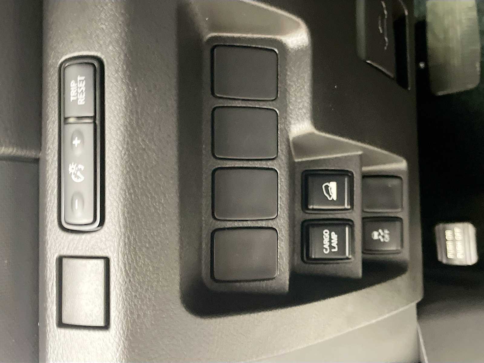 2024 Nissan Frontier S photo 8