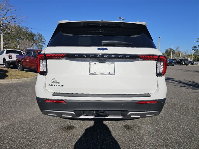 2025 Ford Explorer photo 4