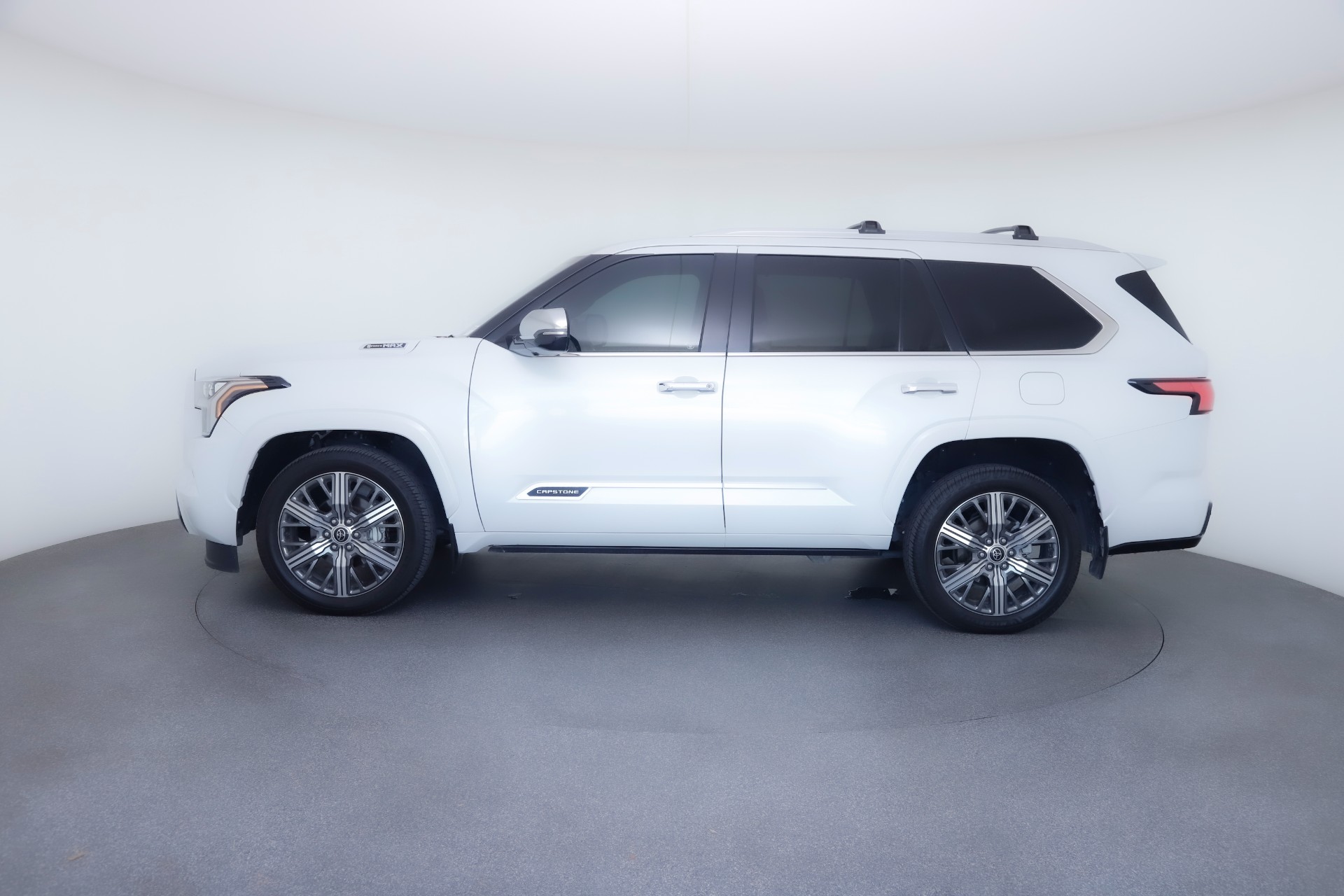 2024 Toyota RAV4 LE photo 2