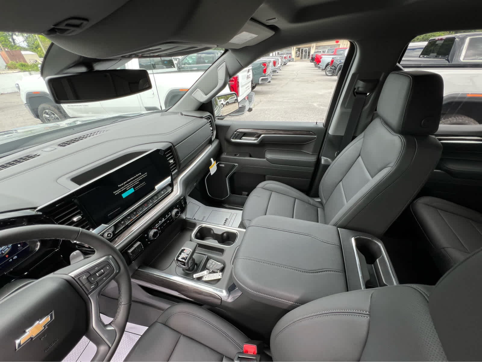 2025 Chevrolet Silverado 1500 LTZ photo 11