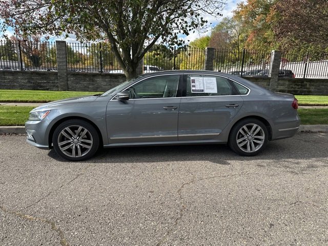 Used 2017 Volkswagen Passat SE with VIN 1VWGT7A37HC001662 for sale in Detroit, MI