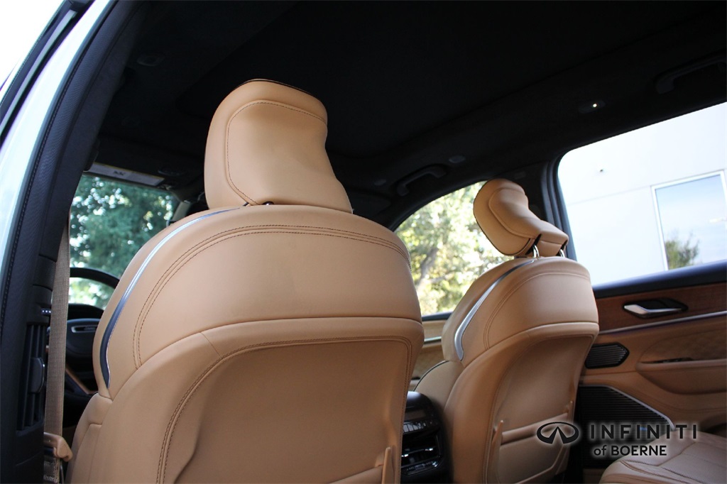 2023 Jeep Grand Cherokee L Summit Reserve photo 24