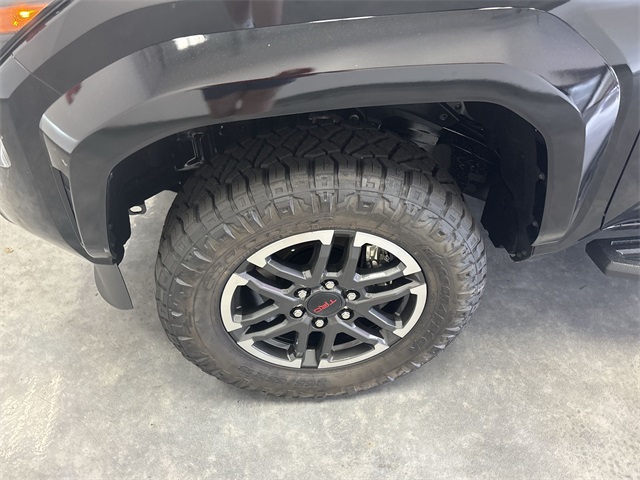 2025 Toyota Tacoma TRD Sport 4x4 photo 3
