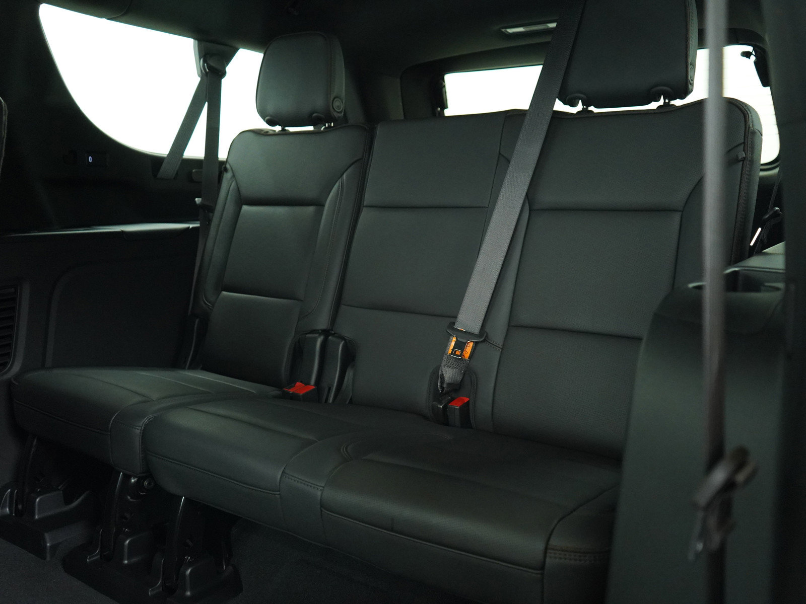 2024 Chevrolet Suburban High Country photo 16