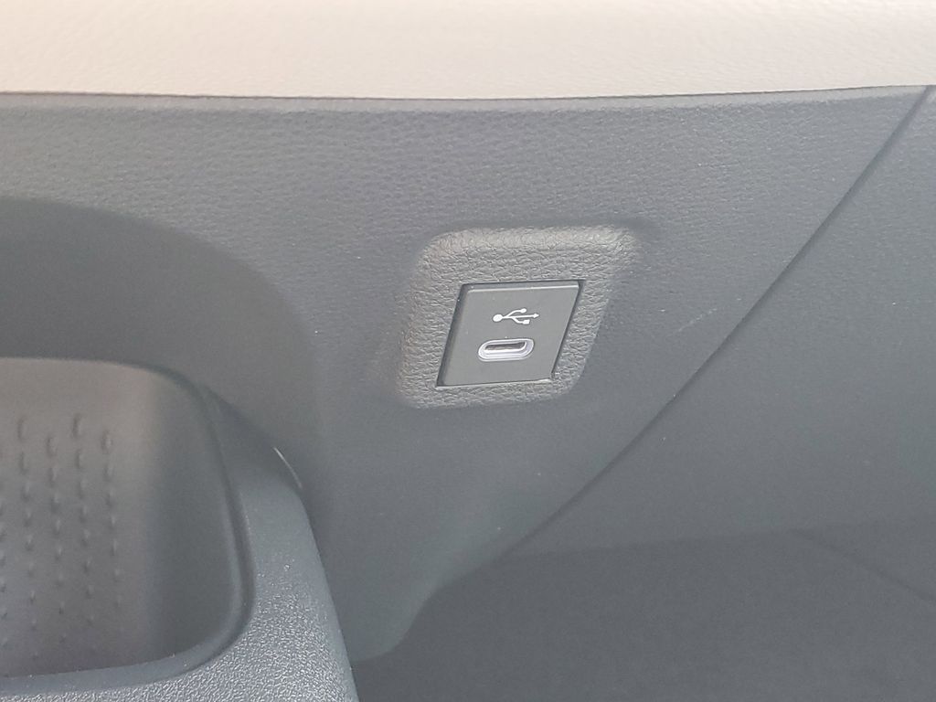 2025 Toyota Corolla LE photo 27